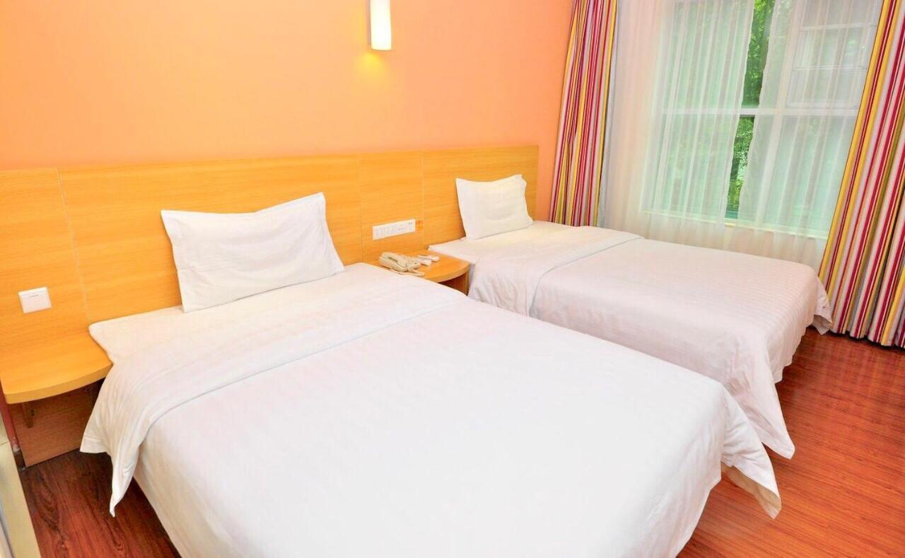 7Days Inn Guangzhou Tianhe Yantang Yue Ken Road Екстер'єр фото